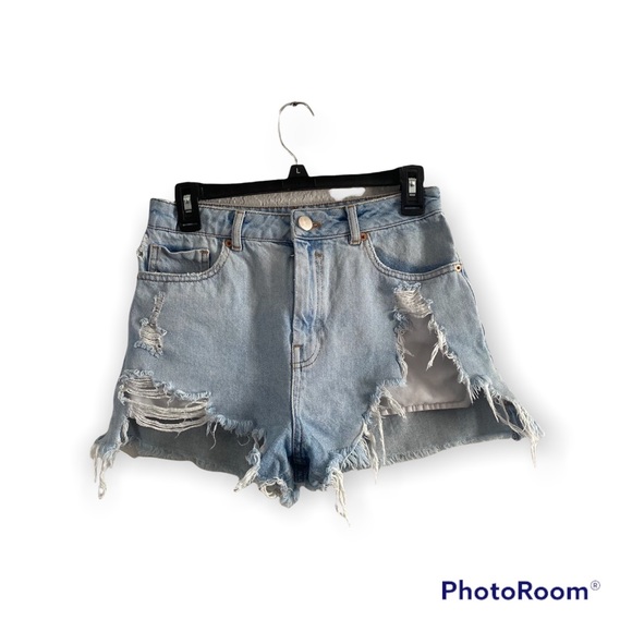 ASOS Ripped denim short. Size 6 - Picture 6 of 10